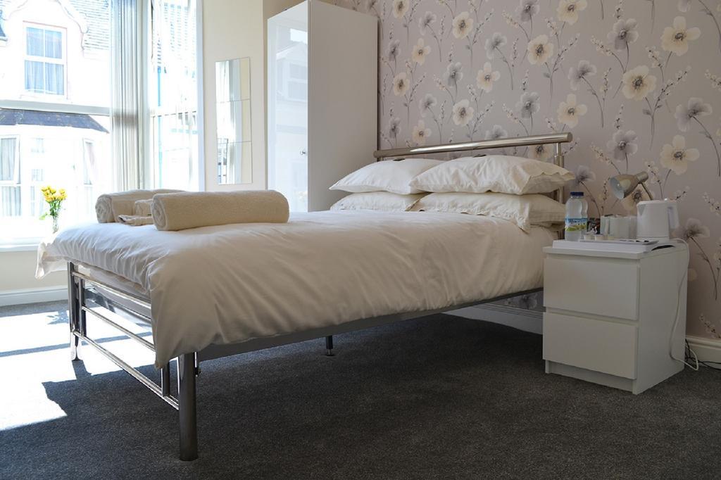 White Rose Guest House Tenby Habitación foto