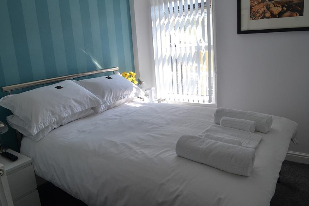 White Rose Guest House Tenby Habitación foto